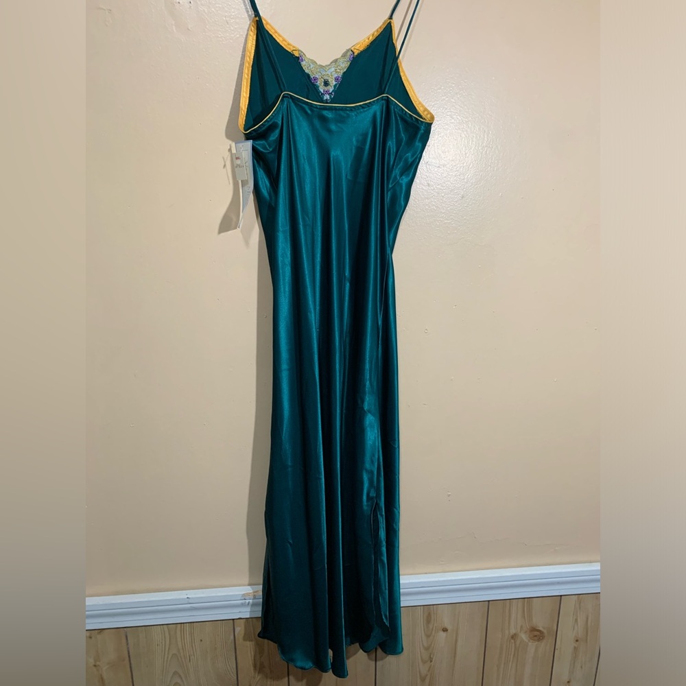 NEW Vintage Val-Mode Lingerie Emerald Green Strappy Nightgown Floral Size Small - Picture 11 of 11